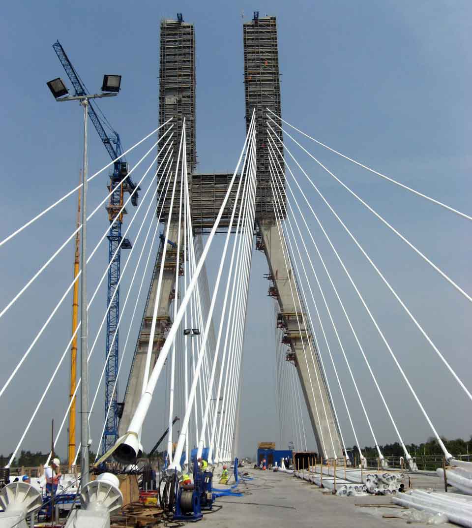 redzinski bridge at work