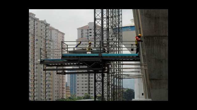 work platform counter balanced extension with workers