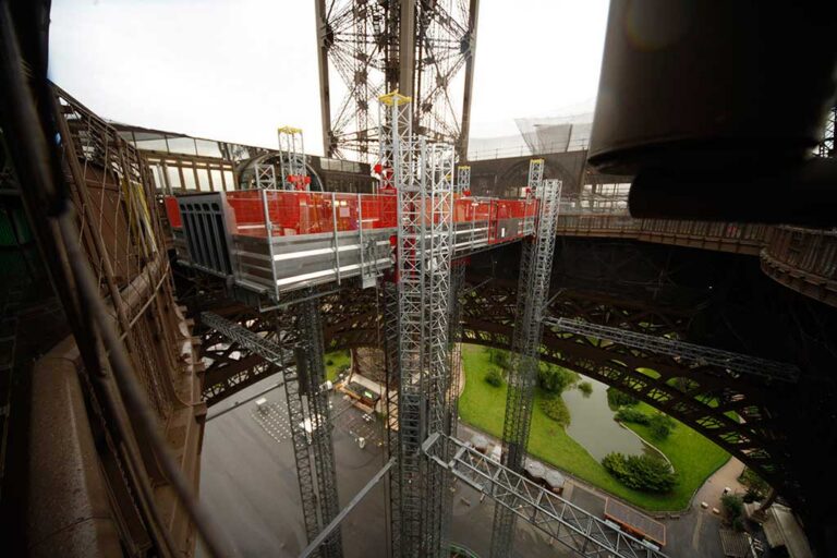 eiffel_platform_front_01