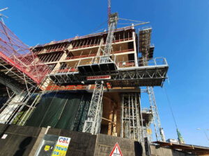 freestanding mast climber